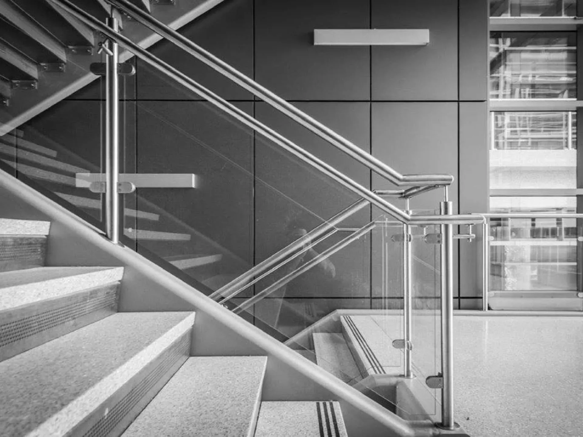 Dant Clayton premium aluminum deck railing product.